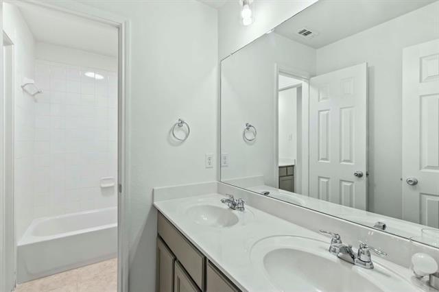 Building Photo - 4424 Overbrook Dr