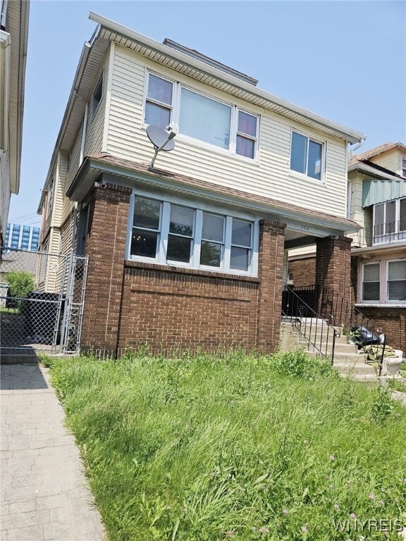 Building Photo - 706 E Delavan Ave