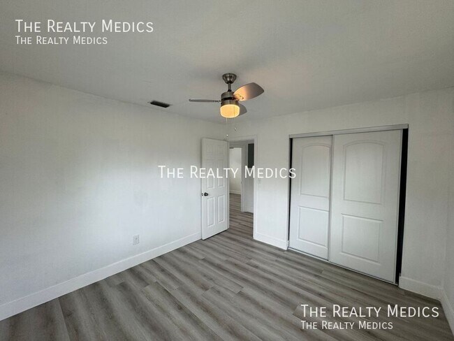 Building Photo - 1150 Overlook Terrace