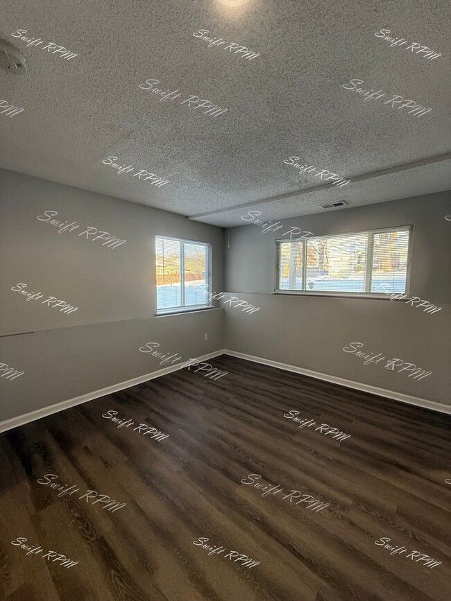 Building Photo - 8955 Hauser