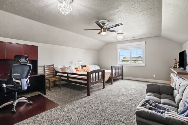 Building Photo - 18713 Easter Peak Ave