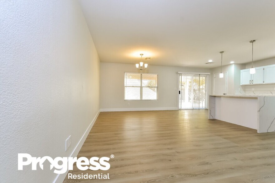 Building Photo - 785 Beach Park St