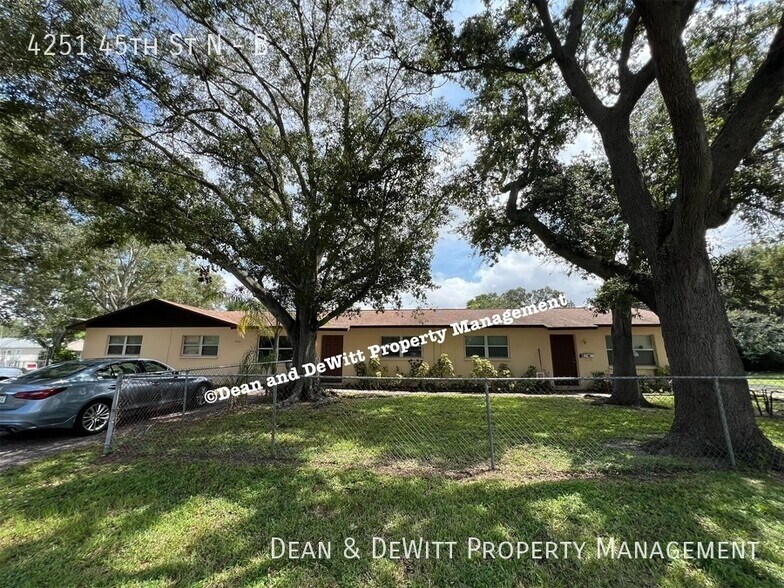 Building Photo - 2 Bed/1 Bath - Unit B