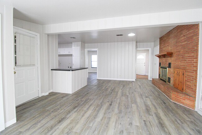 Building Photo - 434 Cosgrove St