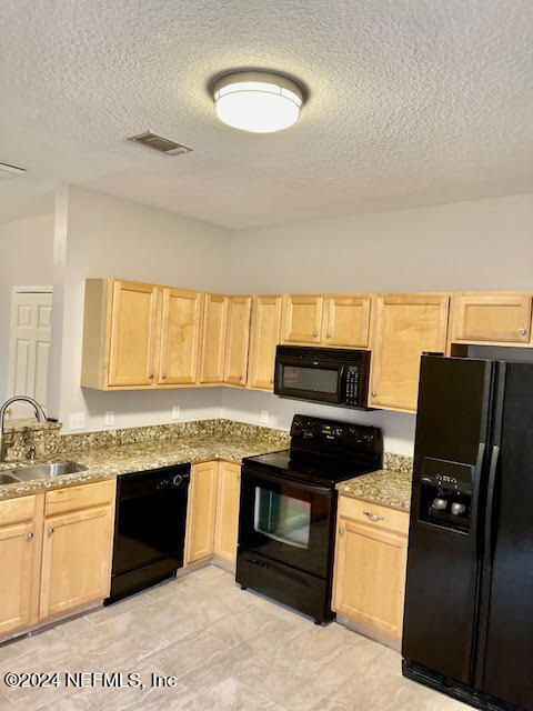 Building Photo - 257 Scrub Jay Dr