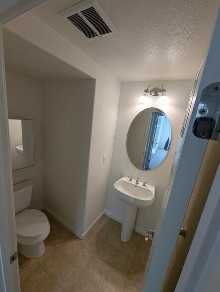 Building Photo - 816 Gaspar Vis