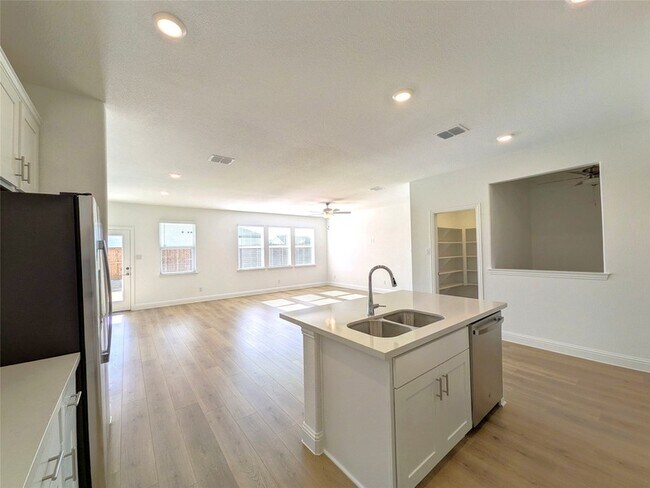 Building Photo - 1457 Ranchero Rodeo Rd