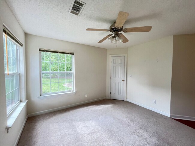 Building Photo - Ground Floor 3 Bedroom, 2 Bath Condo Available Now in Murrells Inlet!