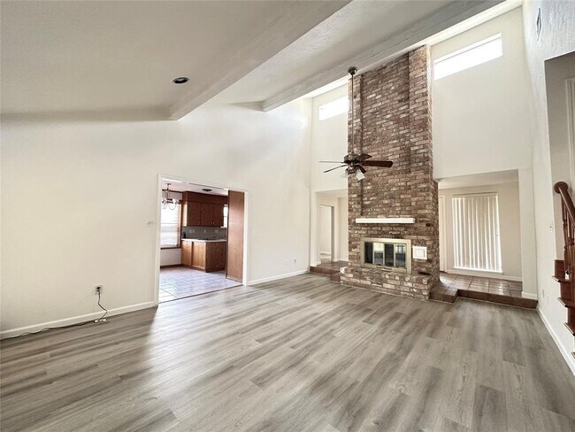Building Photo - 6102 Howland Ct