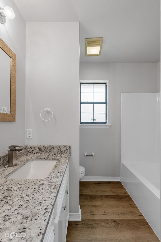 Building Photo - Check Out this 3 bed 2 bath in North Shreveport!