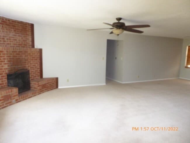 Building Photo - 2709 NW Marion Ave