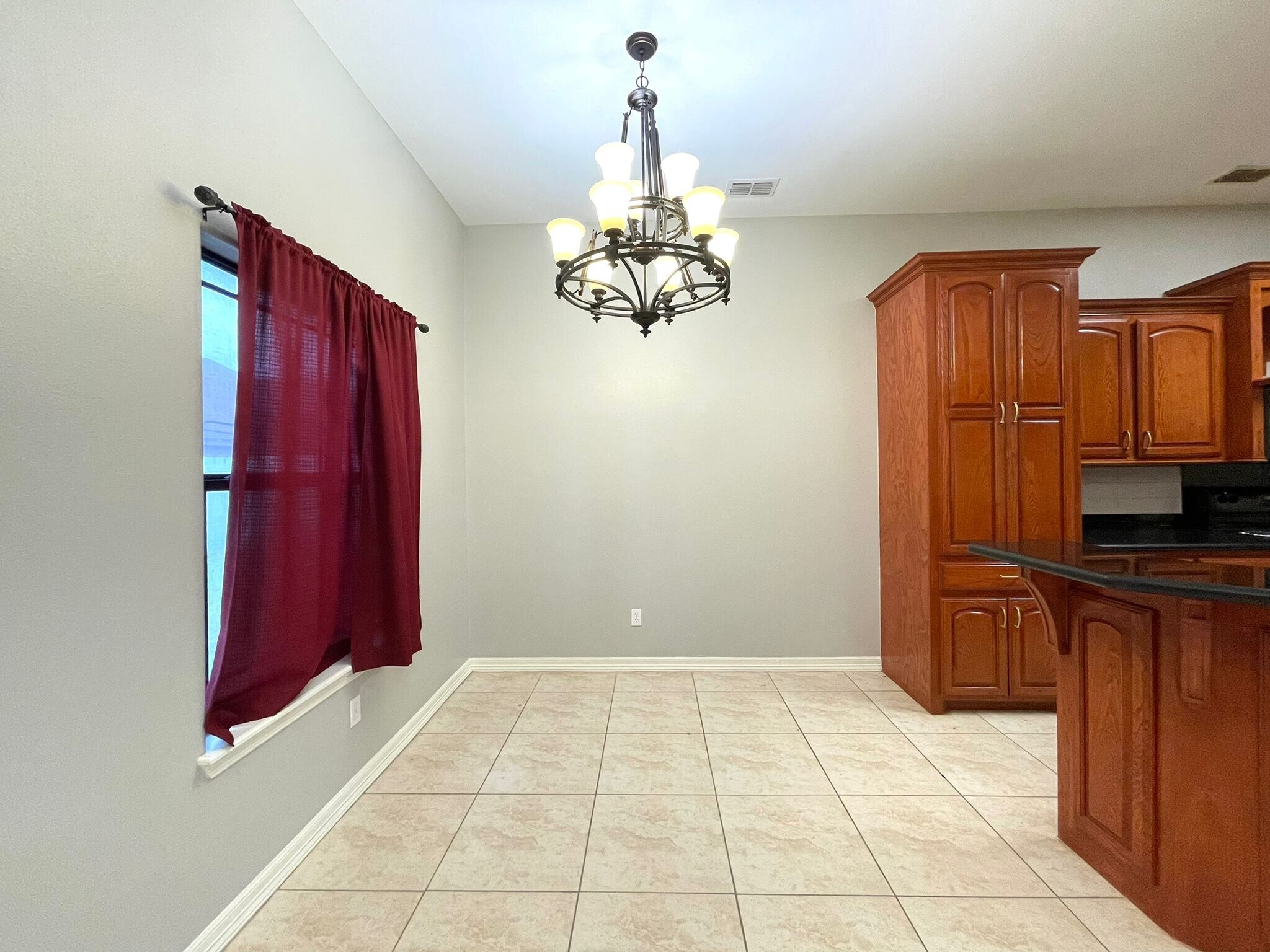 Building Photo - 4901 La Vista St