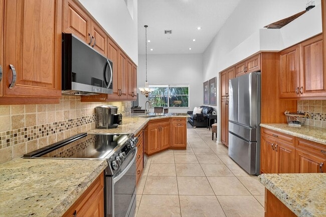 Building Photo - 6657 NW 25th Way