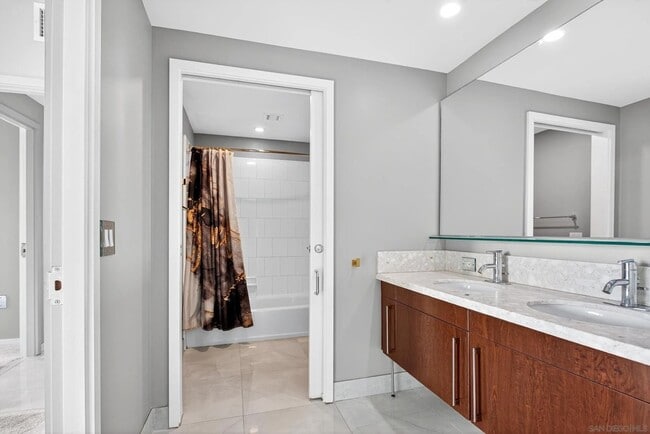 Building Photo - 321 Tenth Ave