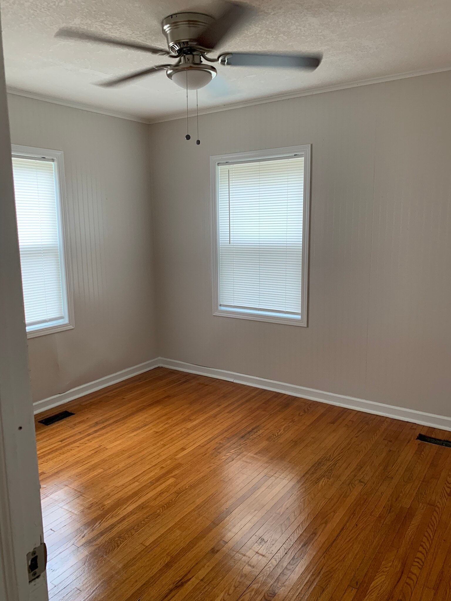 Second bedroom - 520 W Boston Ave