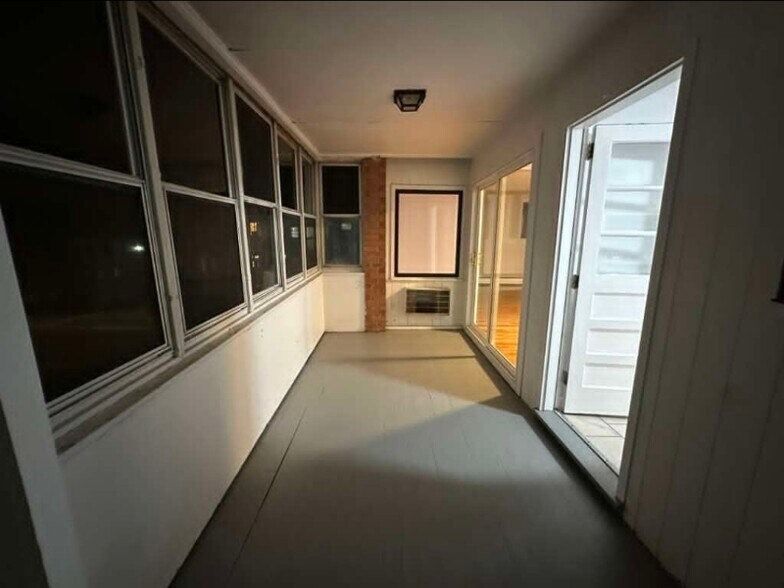 Building Photo - 504 Fountain St