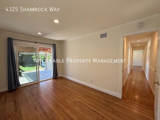 Building Photo - 4325 Shamrock Way