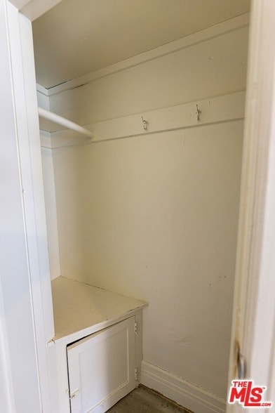 Building Photo - 946 S Burlington Ave