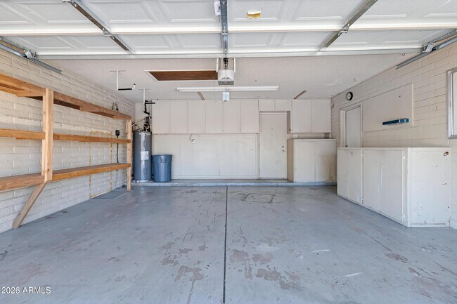 Building Photo - 1627 E Fremont Dr