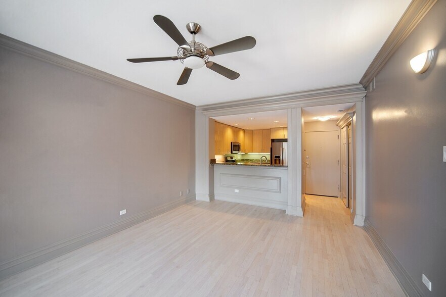 Building Photo - 1515 N Wells St