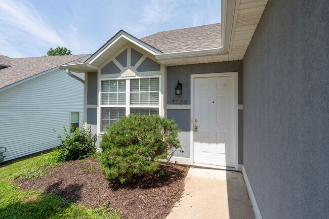 Building Photo - 3523-3525 Prescott Dr.