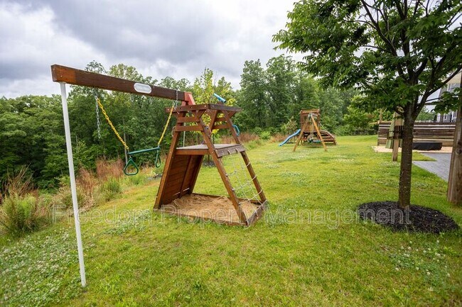Building Photo - 2425 Morgans Point Dr