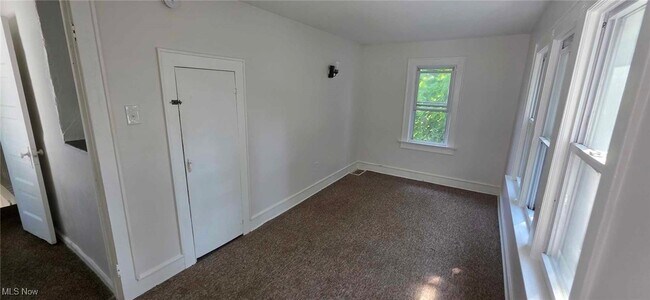 Building Photo - 496 Rothrock Ave