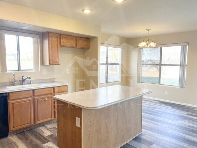 Building Photo - 2207 S Peppertree Ct