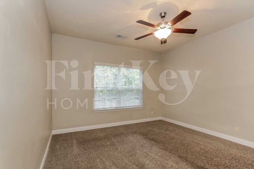 Building Photo - 7225 Caley St