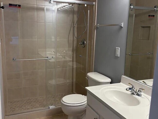 Building Photo - 8105 Cavendish Pl
