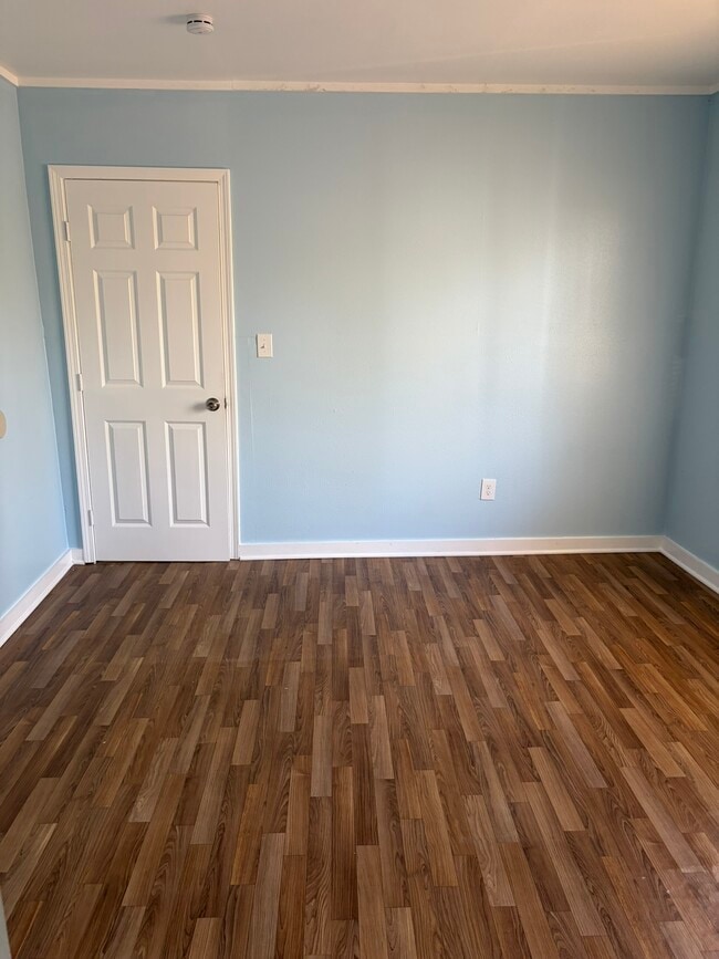 Building Photo - 3155 Shirley Dr