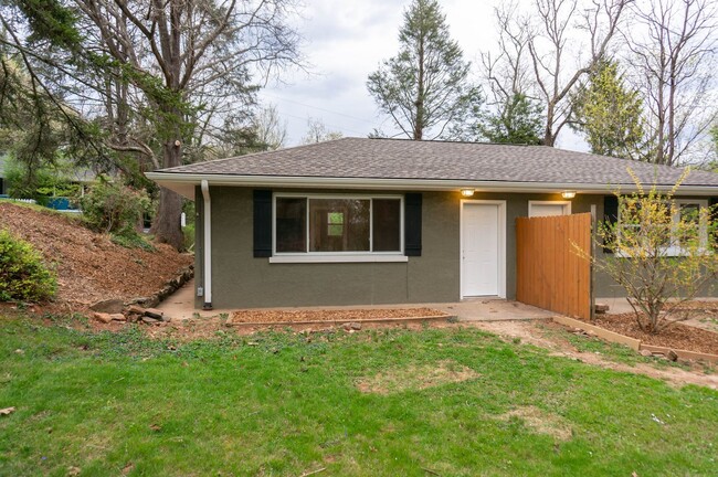 Building Photo - 346 Cummins Rd