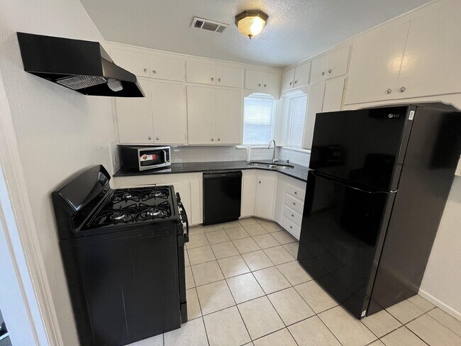 Building Photo - 3404 30th St