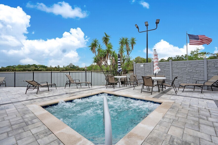 Building Photo - 9610 Green Cypress Ln