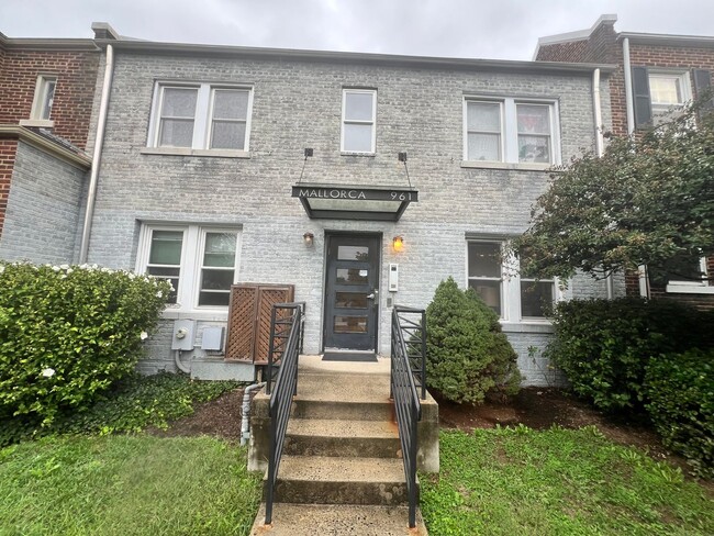 Primary Photo - Lovely 1 BR/1 BA Condo in Petworth!