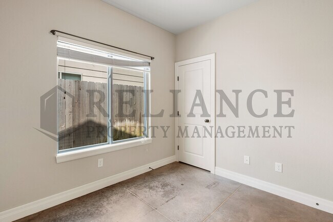 Building Photo - 13619 W Hunters View Ct