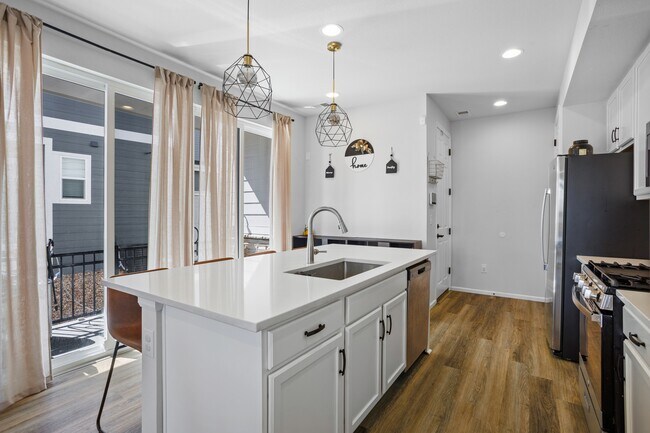 Building Photo - 1623 S Andes Cir