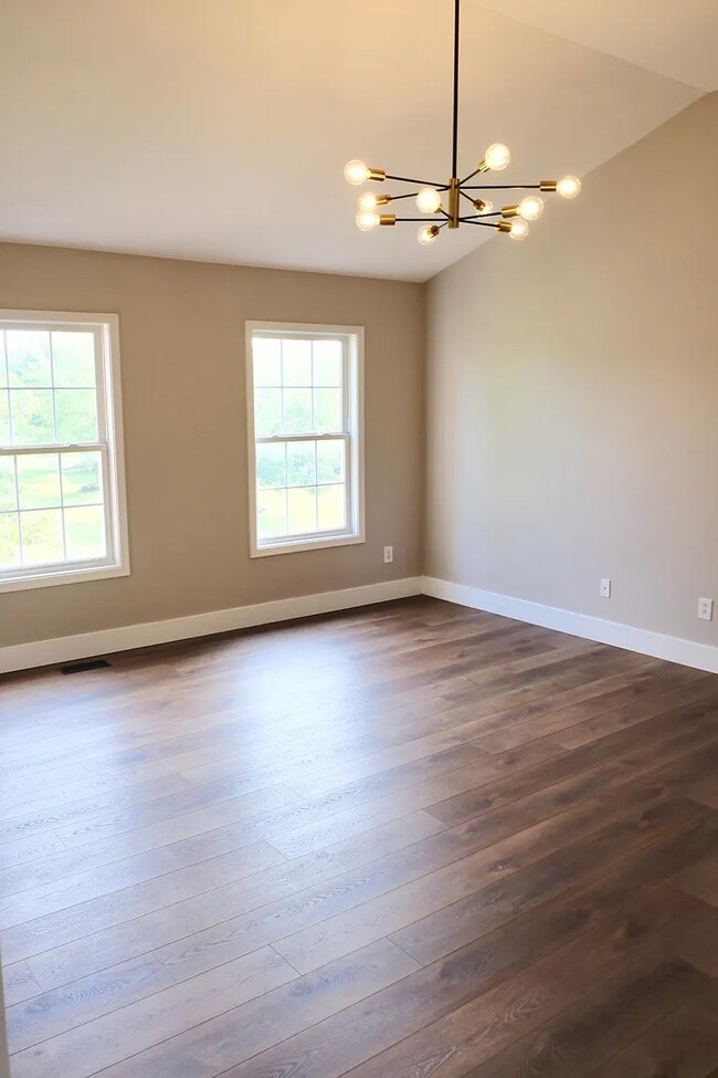 Guest Room - 8179 Worcester Dr