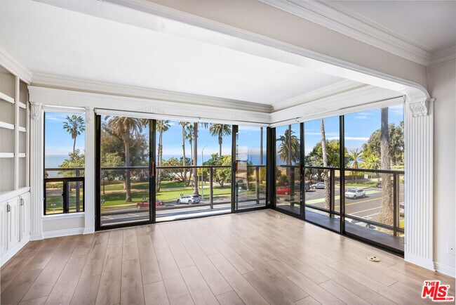 Building Photo - 833 Ocean Ave