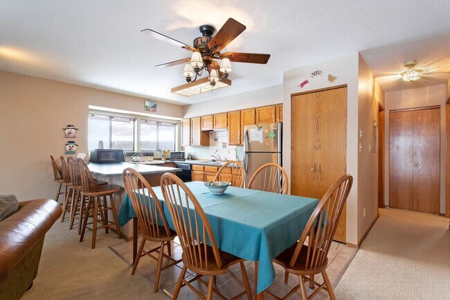 Building Photo - 716 Lagoon Dr