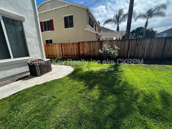 Building Photo - 1140 Dominique Dr