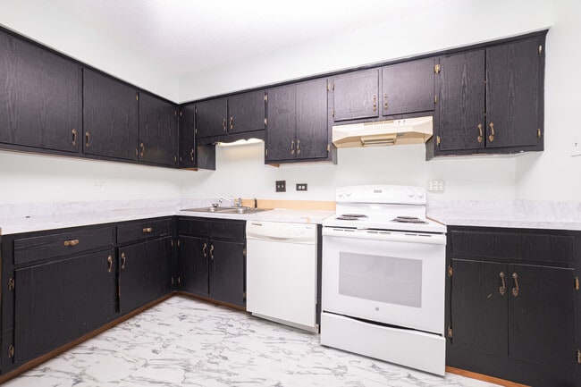 Building Photo - 218 Madison St