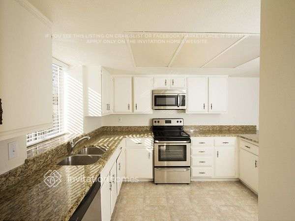 Building Photo - 505 W Pantera Ave