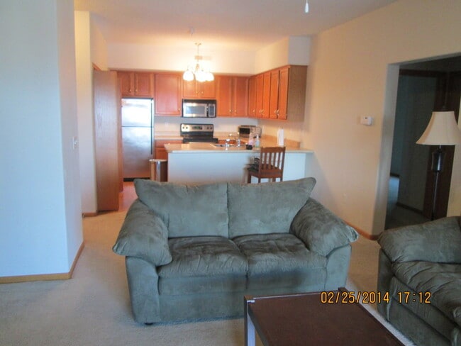 Building Photo - AVAILABLE NOW!!!  2 Bedroom Condo in amazi...