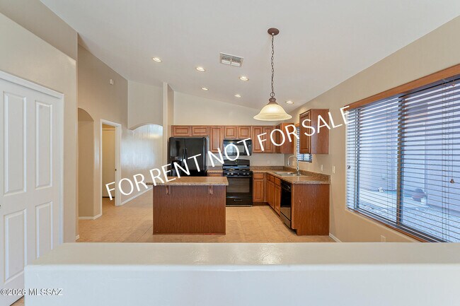 Building Photo - 8356 S Otis Dr