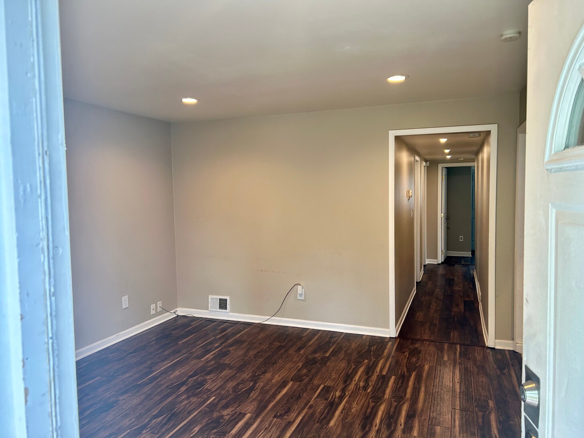 Building Photo - 8111 Timken Ave