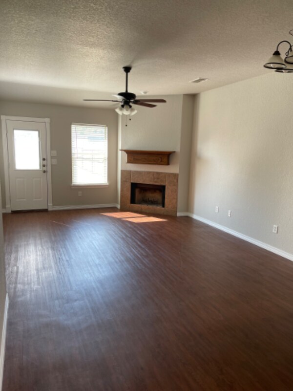 Building Photo - 217 Hilltop Dr