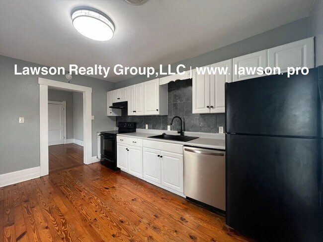 Building Photo - 360 Mountain Ave SW