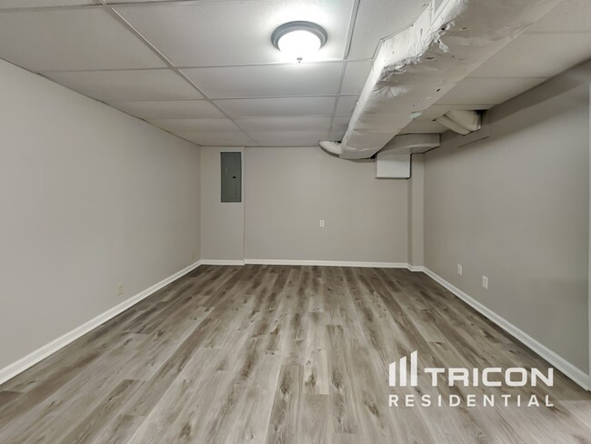 Building Photo - 206 Township Dr