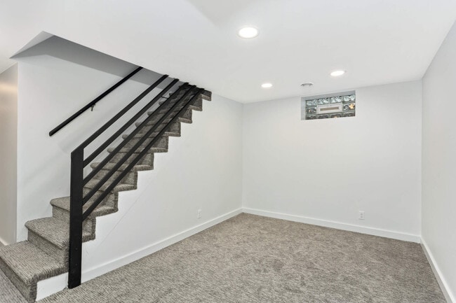 Building Photo - 5026 43rd Ave S